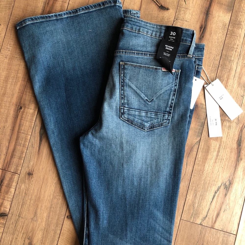 Hudson MIA Mid Rise 5 pocket Flare Jeans